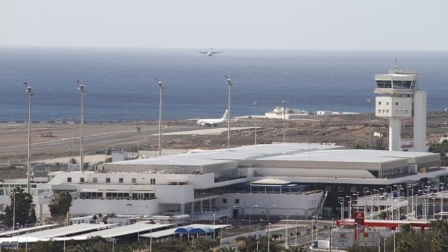 Aeropuerto-Lanzarote_EDIIMA20150808_0161_23-Custom